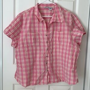 Flannel blouse bottoms down 2 pockets in front. 100% cotton size 24